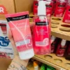 sua rua mat buoi hong Neutrogena