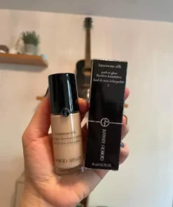 kem nen Giorgio Armani Luminous Silk 1