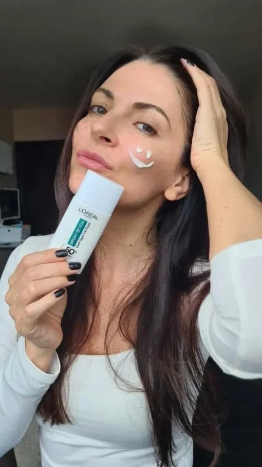 Kem chống nắng Bright Reveal Loreal 3
