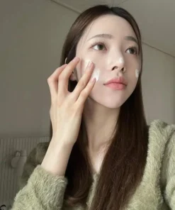 Kem chống nắng Bright Reveal Loreal 4